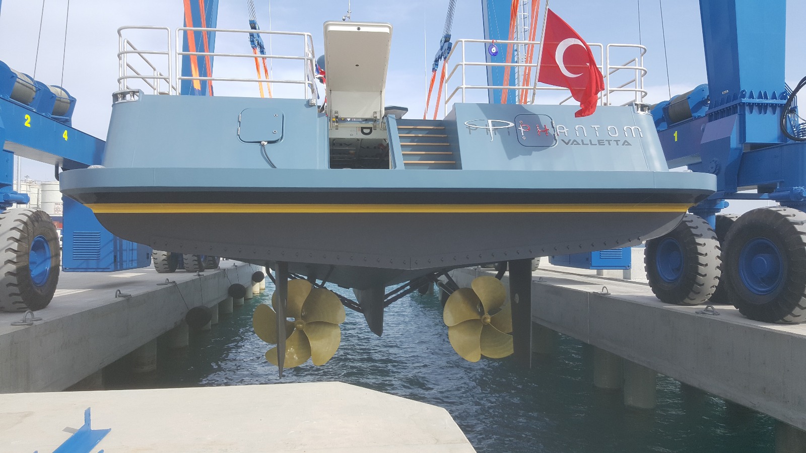 BAŞ VE KIÇ PERVANE